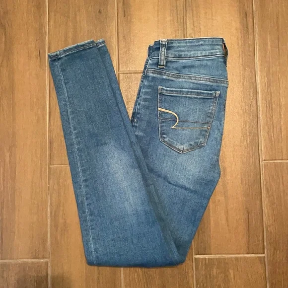 American eagle - Picture 1 of 2